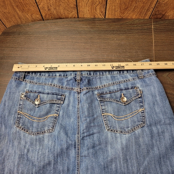 Faded Glory Blue and Gold Skorts with Raw Hem - Picture 9 of 9